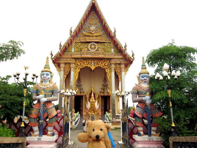 http://i1137.photobucket.com/albums/n505/dangerousebeans/Peeta/Thailand/Excursion%20Samui%20part%202/11.jpg