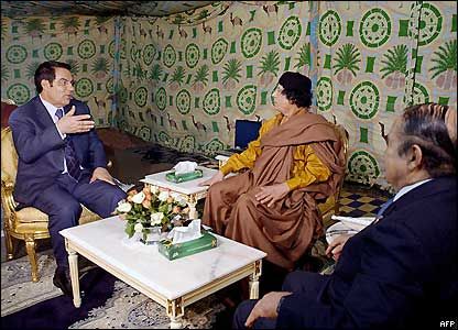 donald trump gaddafi tent. In the below picture, Qaddafi