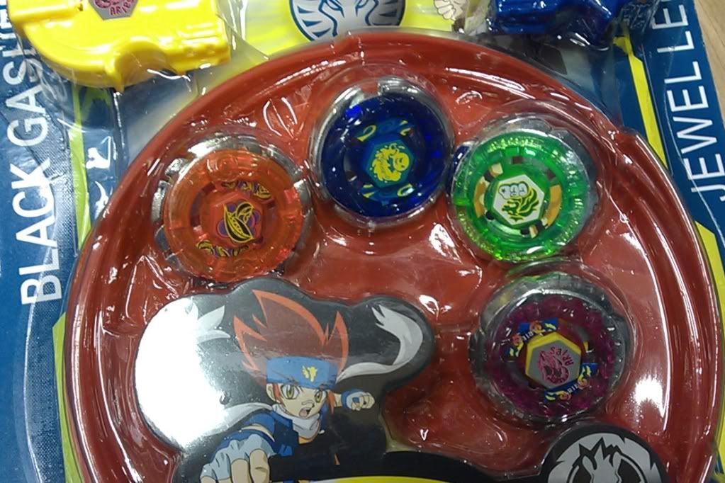 BNIB Similar Beyblade Metal Fusion set of 4 Tops with stadium Ldrago