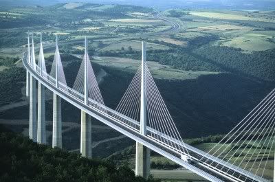 Millau-Viaduct8-400x265.jpg