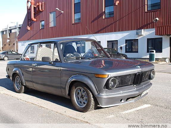 i1137.photobucket.com/albums/n517/steinsus/BMW2002/frombimmer1.jpg