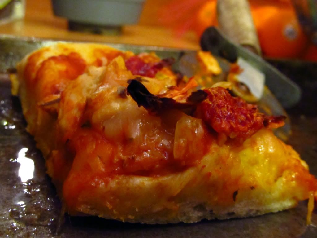 Roasted Chicken and Sundried Tomato Pizza