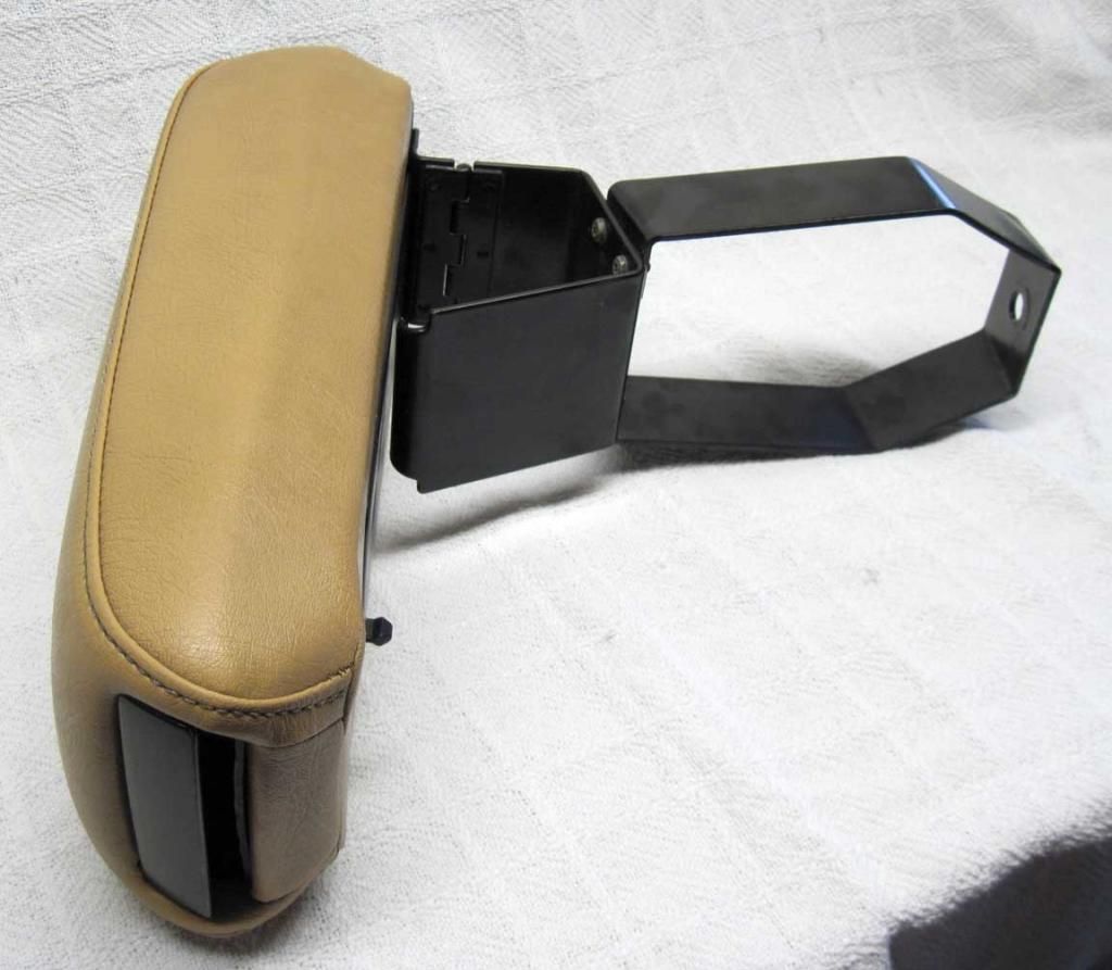 Volvo Tan Center Armrest W Cup Holders Oe Bracket Rare Ipd