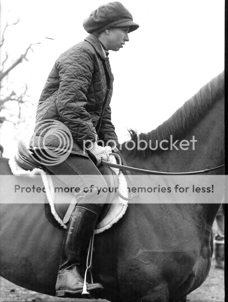   Princesse ANNE DAngleterre à Cheval photo EQUITATION