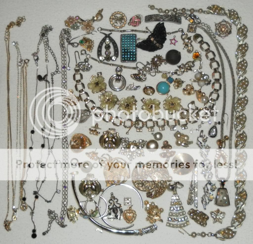 Huge Vintage Lot Junk Rhinestone Jewelry Necklace Earrings Brooches 